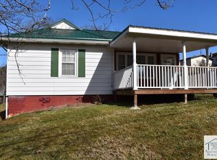 130 8th St, Fieldale, VA 24089