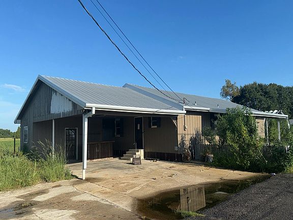 3rd image of 330 Robichaux St