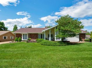 409 Brass Lamp Dr, Ballwin, MO