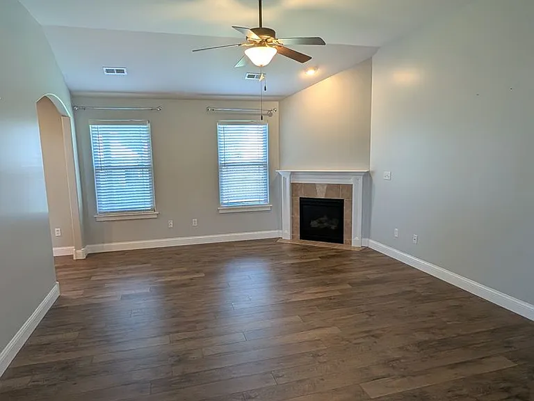 3403 Birdsong Ln — Photo 2