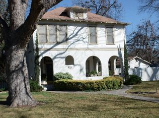 230 W Mesquite St, Uvalde, TX 78801