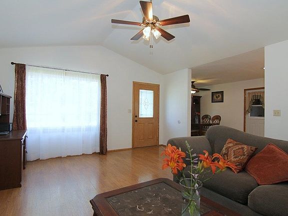 5th image of 2359 Essex Dr