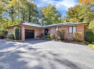 318 Shorecrest Dr, Seneca, SC 29672