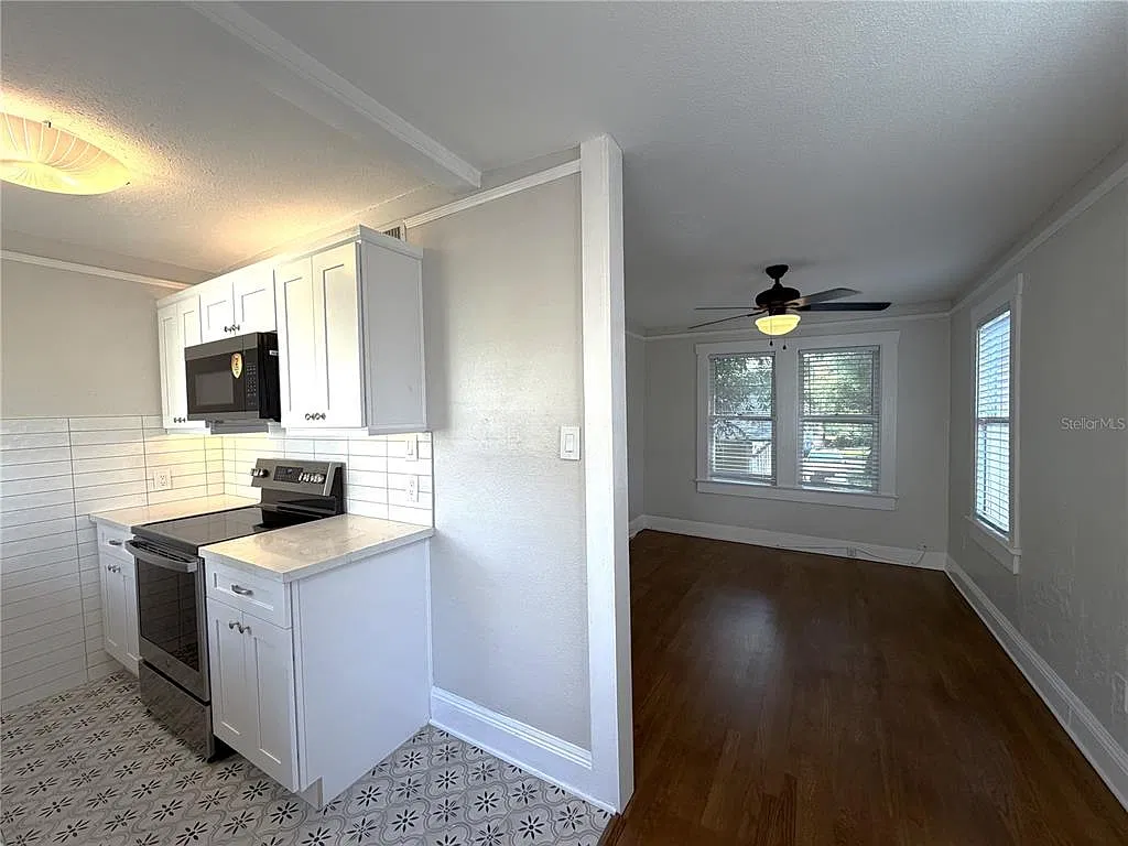 2 bed, 1.0 bath, 641 sqft, $2,135 — Photo 1