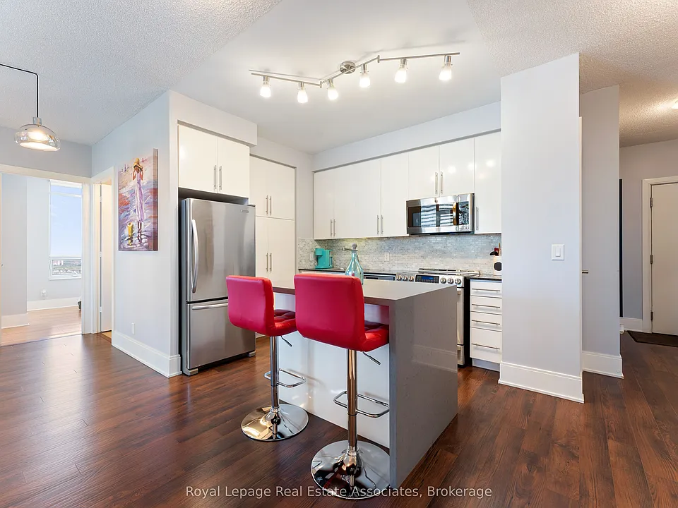 330 Burnhamthorpe Rd W #2604