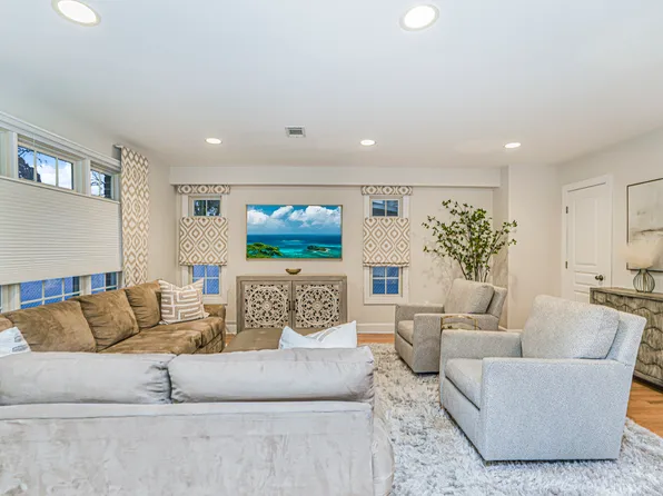 133 Goodwin Avenue image 18 of 53