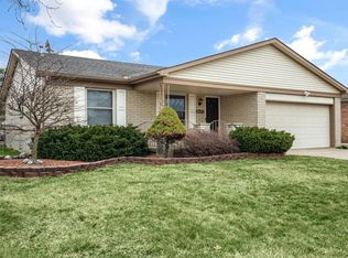 38318 Cameron Dr, Sterling Heights, MI 48310