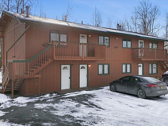 2nd image of 300 W Spruce Ave