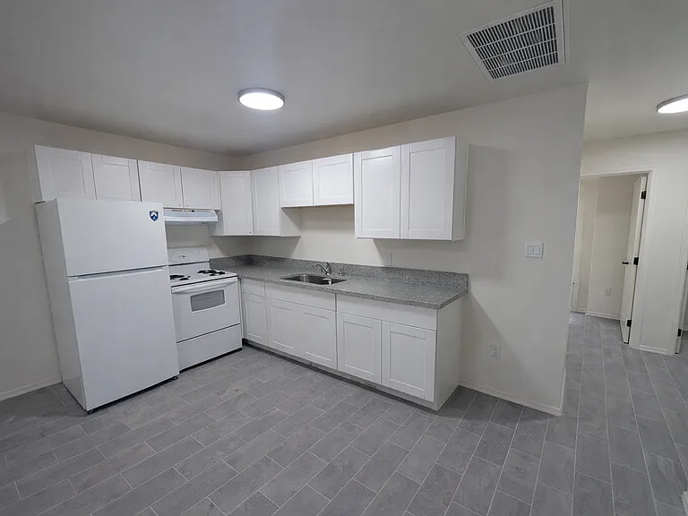 253 S 17th Ave — Photo 12