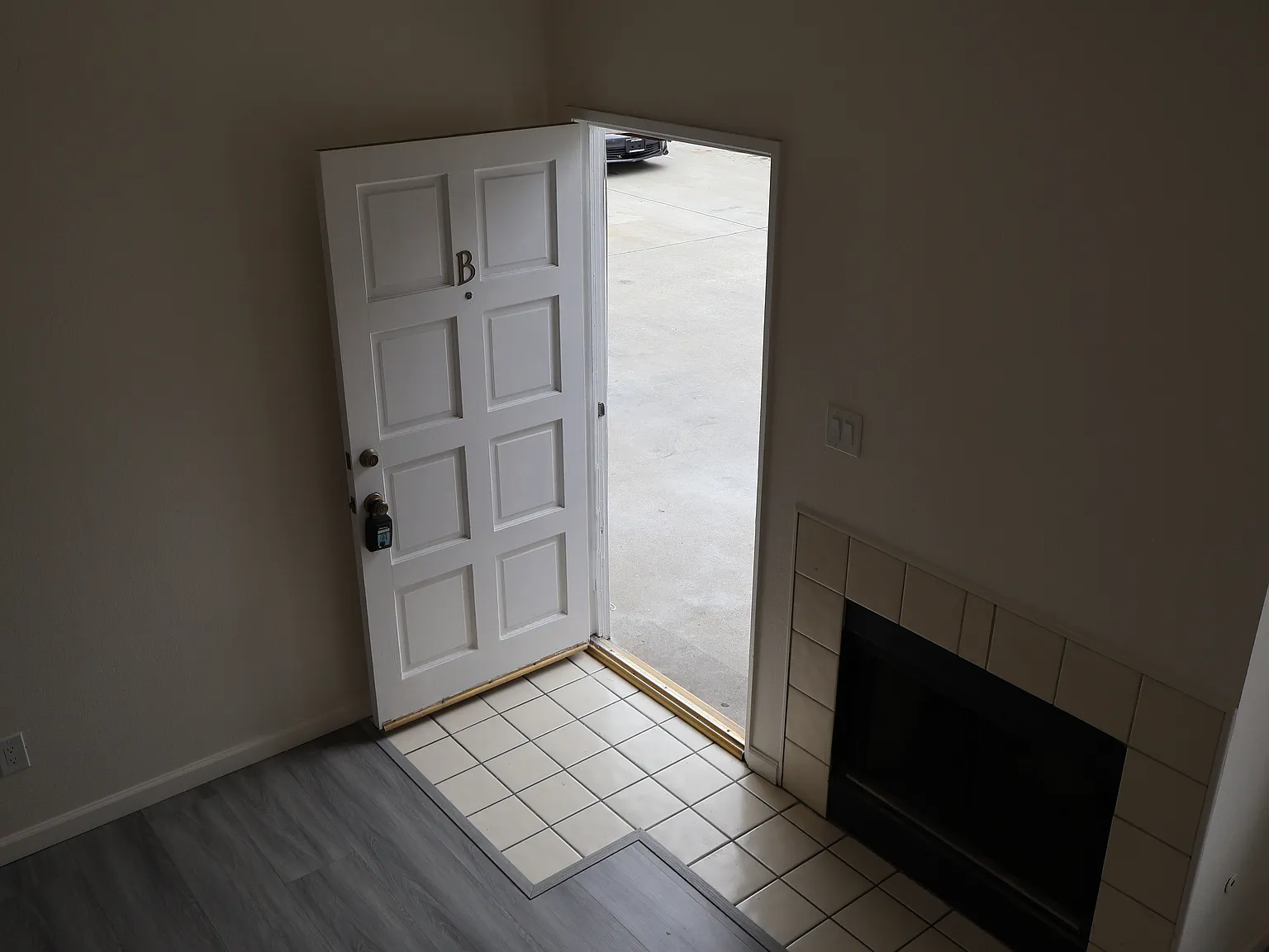 2 bed, 1.5 bath, 920 sqft, $3,100 — Photo 3