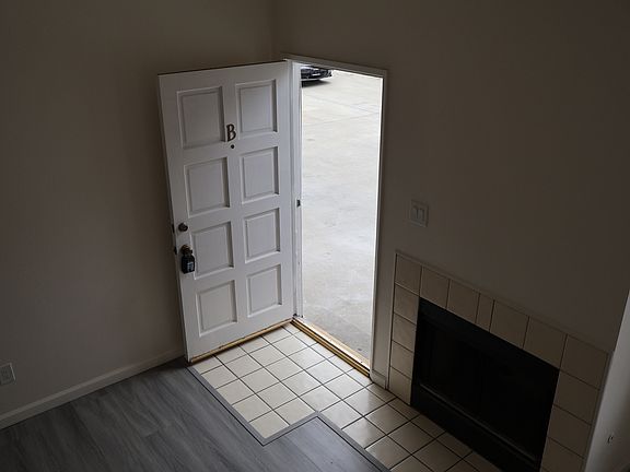 3rd image of 1323 W Palmyra Ave #B