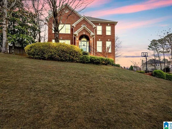 1901 Green Leaf Cir, Birmingham, AL 35244