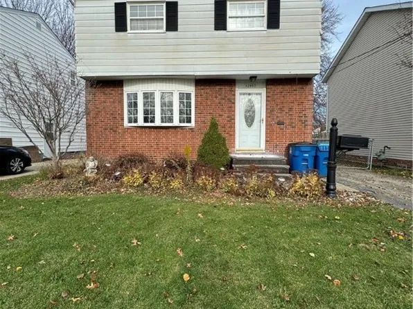32953 Alva St, Eastlake, OH 44095