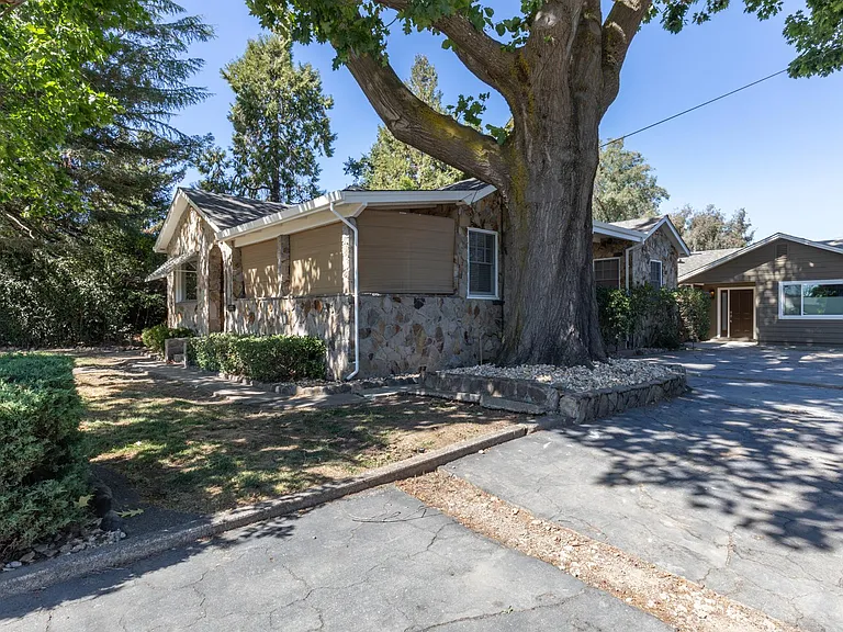 1032 Pueblo Ave — Photo 18