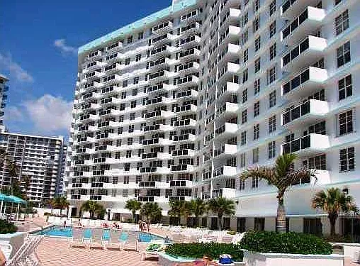 3000 S Ocean Dr #200