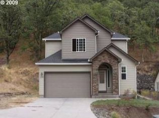 1655 NE Rocky Dr, Roseburg, OR 97470