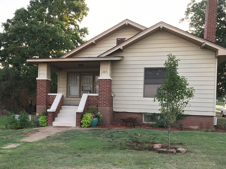 Corner lot home
