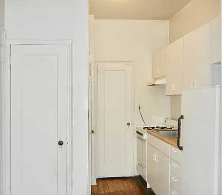 Rented by Brooklyn Heights Real Estate Inc | media 27