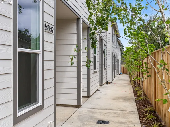 5861 NE Prescott St #3, Portland, OR 97218
