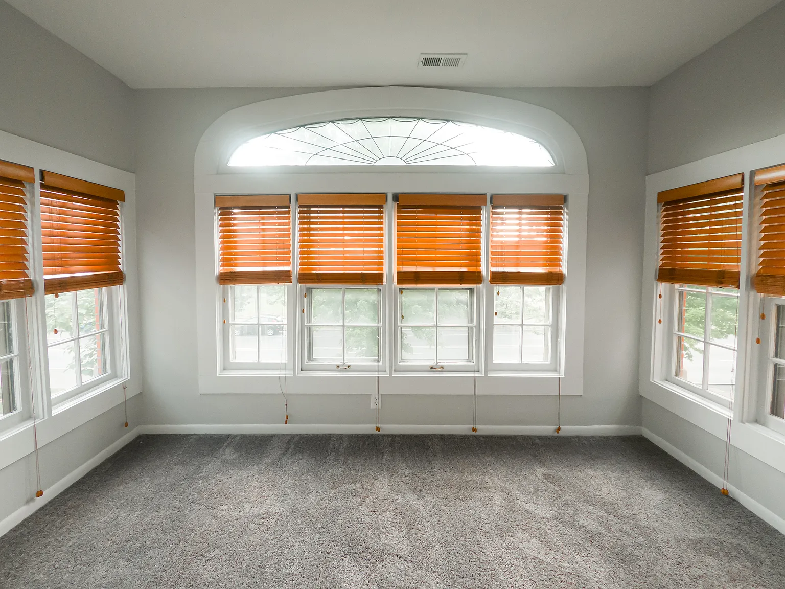 1 bed, 710 sqft, $1,150 — Photo 2