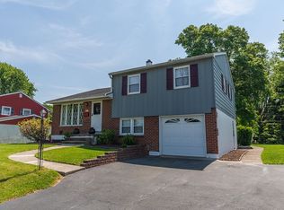 1827 Twining Rd, Willow Grove, PA 19090