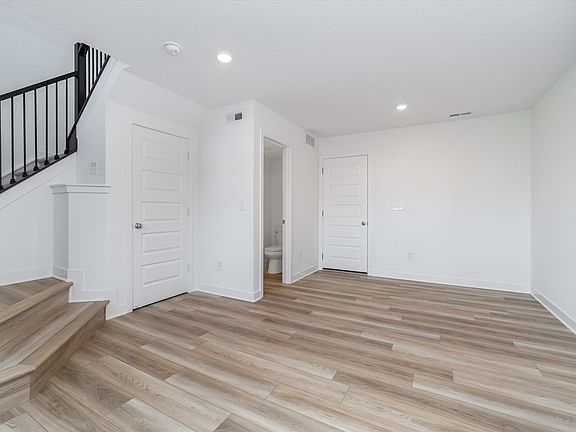 3rd image of 9334 Benton Dr