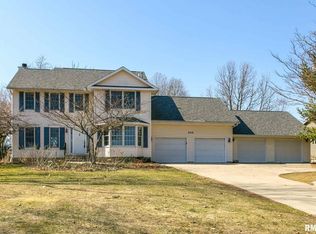 806 14th St, Silvis, IL 61282