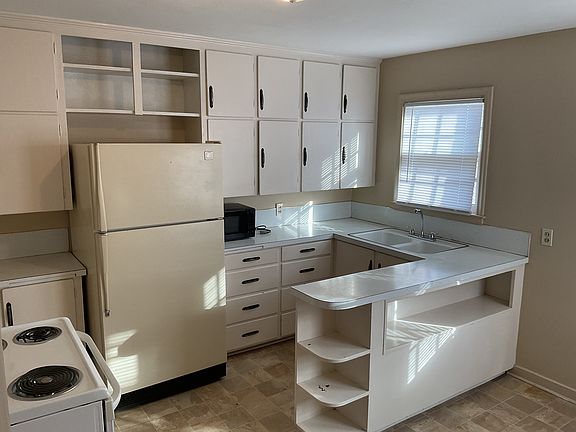 4th image of 407 S Jeffers St