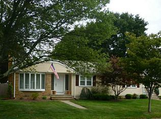 400 Dover Ave, East Providence, RI 02914