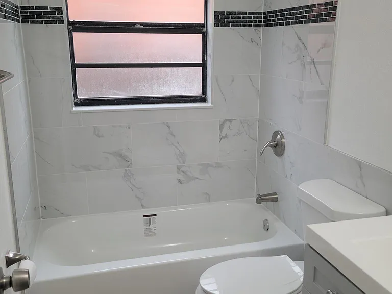 9412 N 50th St — Photo 24