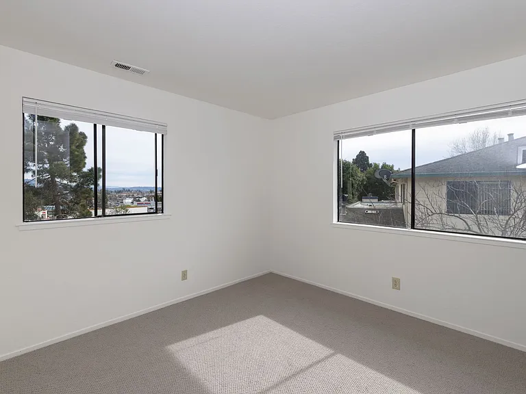 216 Green Meadow Dr #C — Photo 7