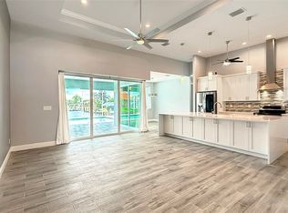 2301 SE 15th St, Cape Coral, FL 33990