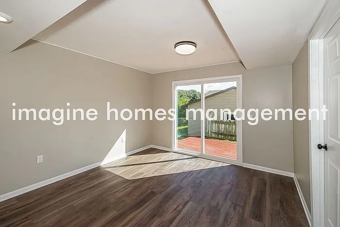 1323 Easter Ln — Photo 12