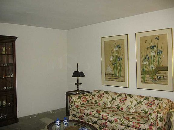 4th image of 194 Allanhurst Ave