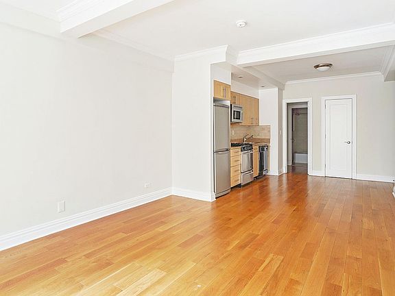 3rd image of 20 Park Ave APT 5G