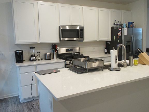 4th image of 504 Creek Dr