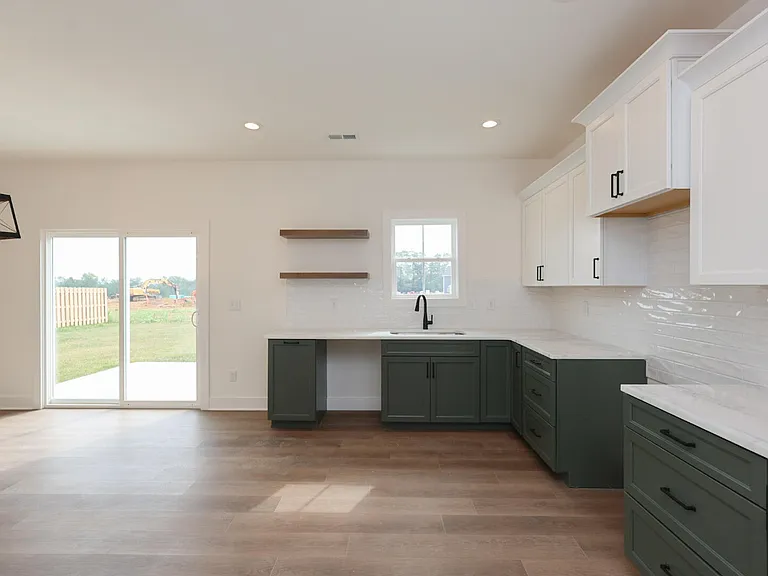 208 Skaggs Blvd — Photo 5
