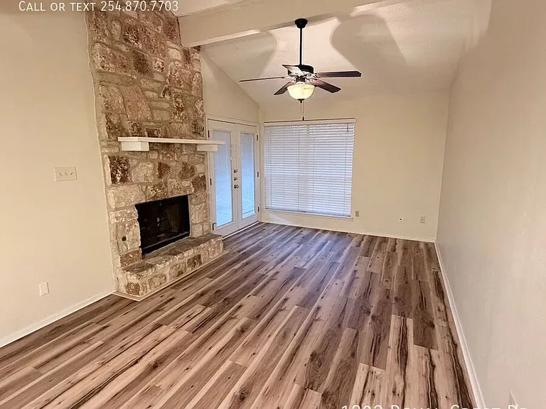 1202 Royal Crest Dr — Photo 7