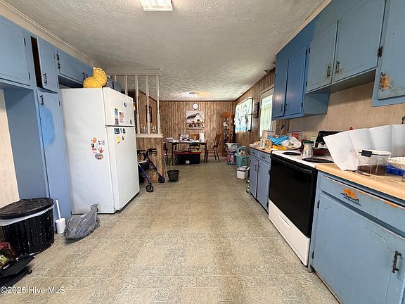 3rd image of 305 Northside Drive