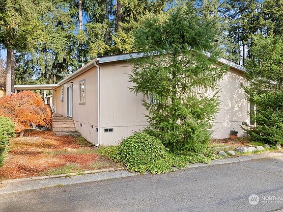 3rd image of 18425 NE 95th Street #4