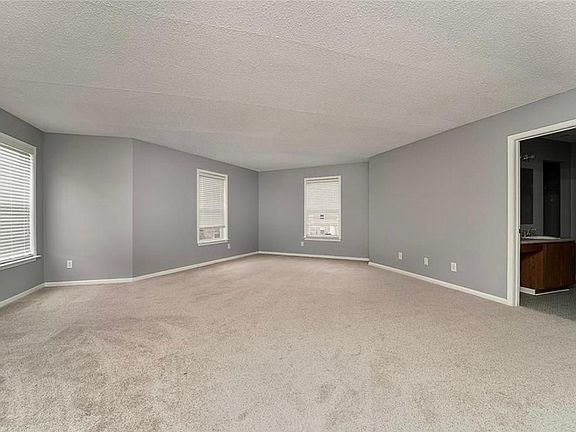 4th image of 3333 Brandenburg Blvd