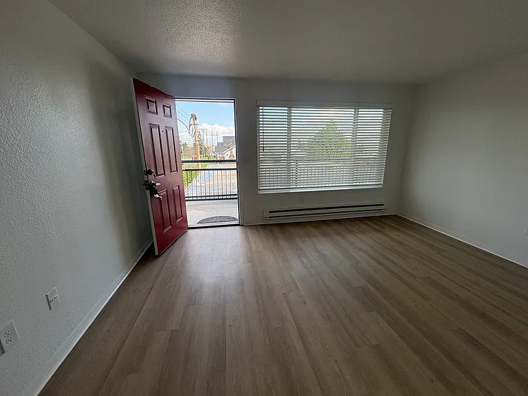 Bridgeview Flats — Photo 41