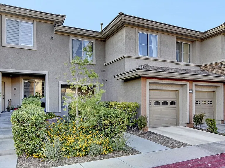 716 Peachy Canyon Cir #103 — Photo 2