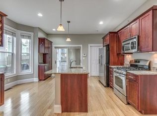 32 Dartmouth St #1, Somerville, MA 02145