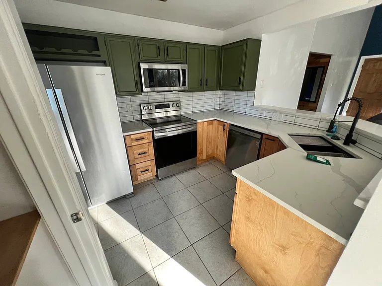 124 Oak River Dr — Photo 16