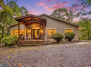 133 Corral Ln, Hawley, PA 18428