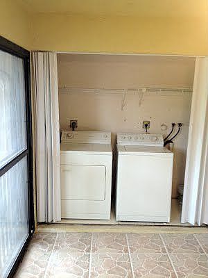 Built-in washer dryer