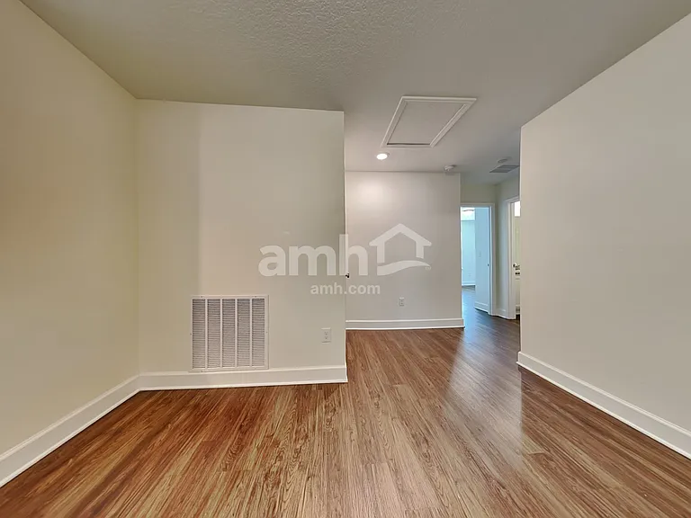 918 Walden Pond Dr — Photo 11