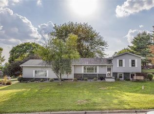 6828 NW 52nd Ct, Johnston, IA 50131