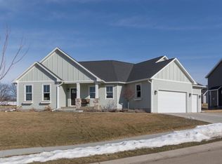 1577 Echo Ridge St SW, Rochester, MN 55902